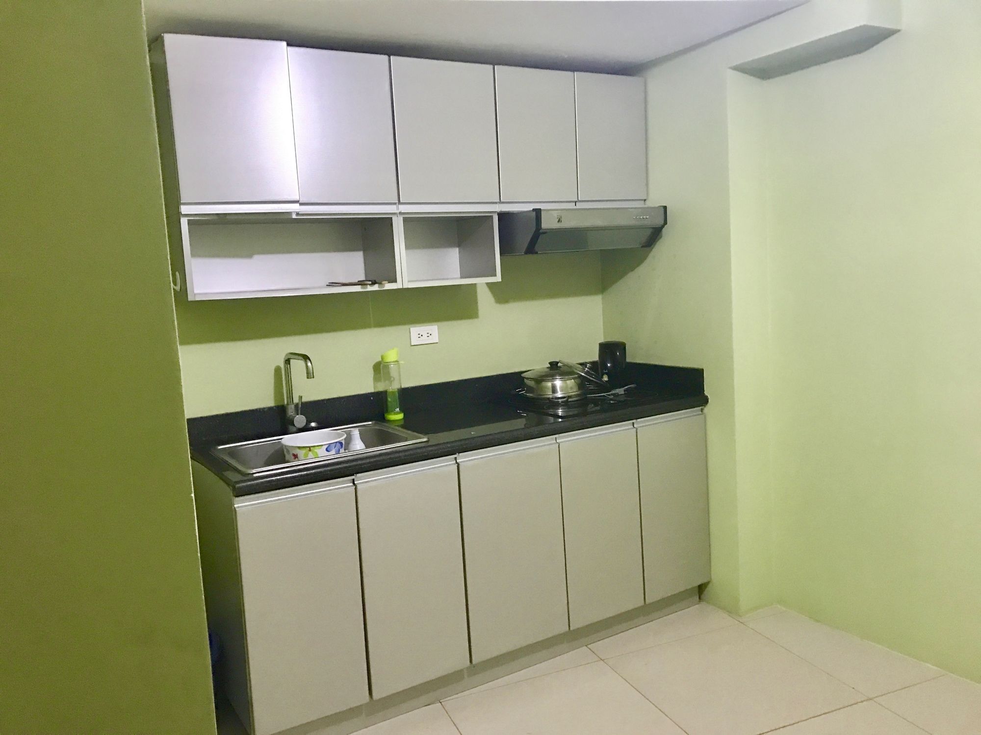 The Beacon Serviced Residences Makati City Bagian luar foto